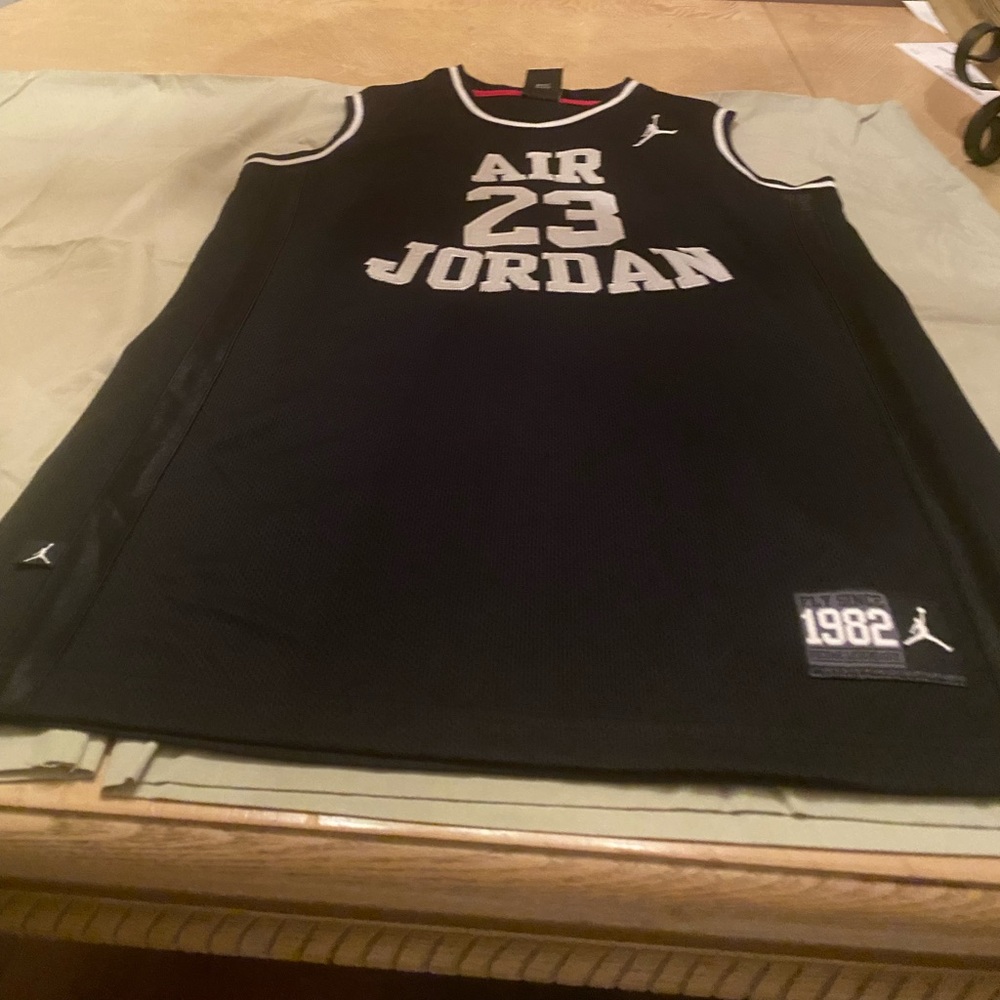 Air Jordan Jersey NWOT sz Boy XL